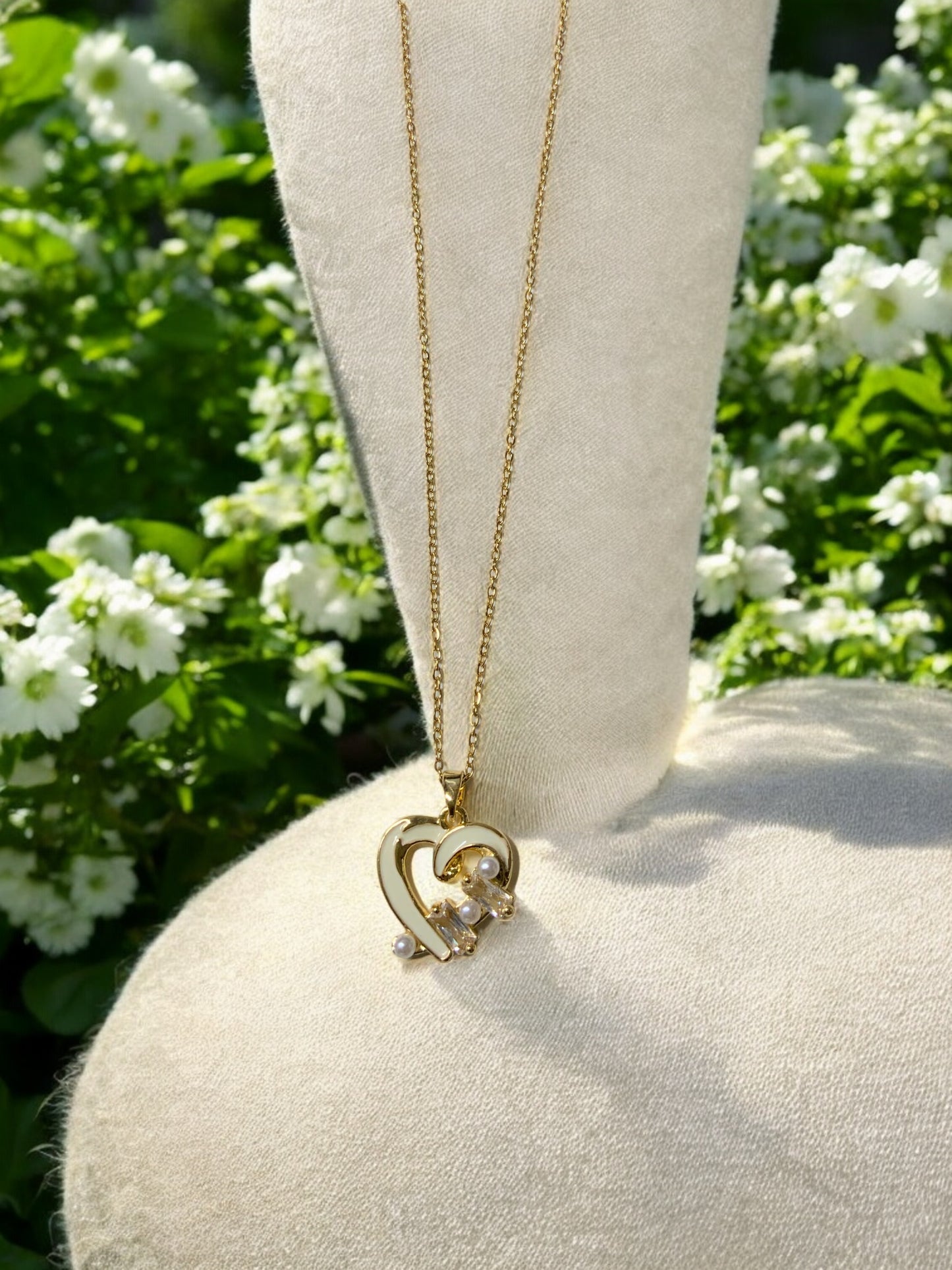 GOLDEN HEART PEARL PENDANT NECKLACE