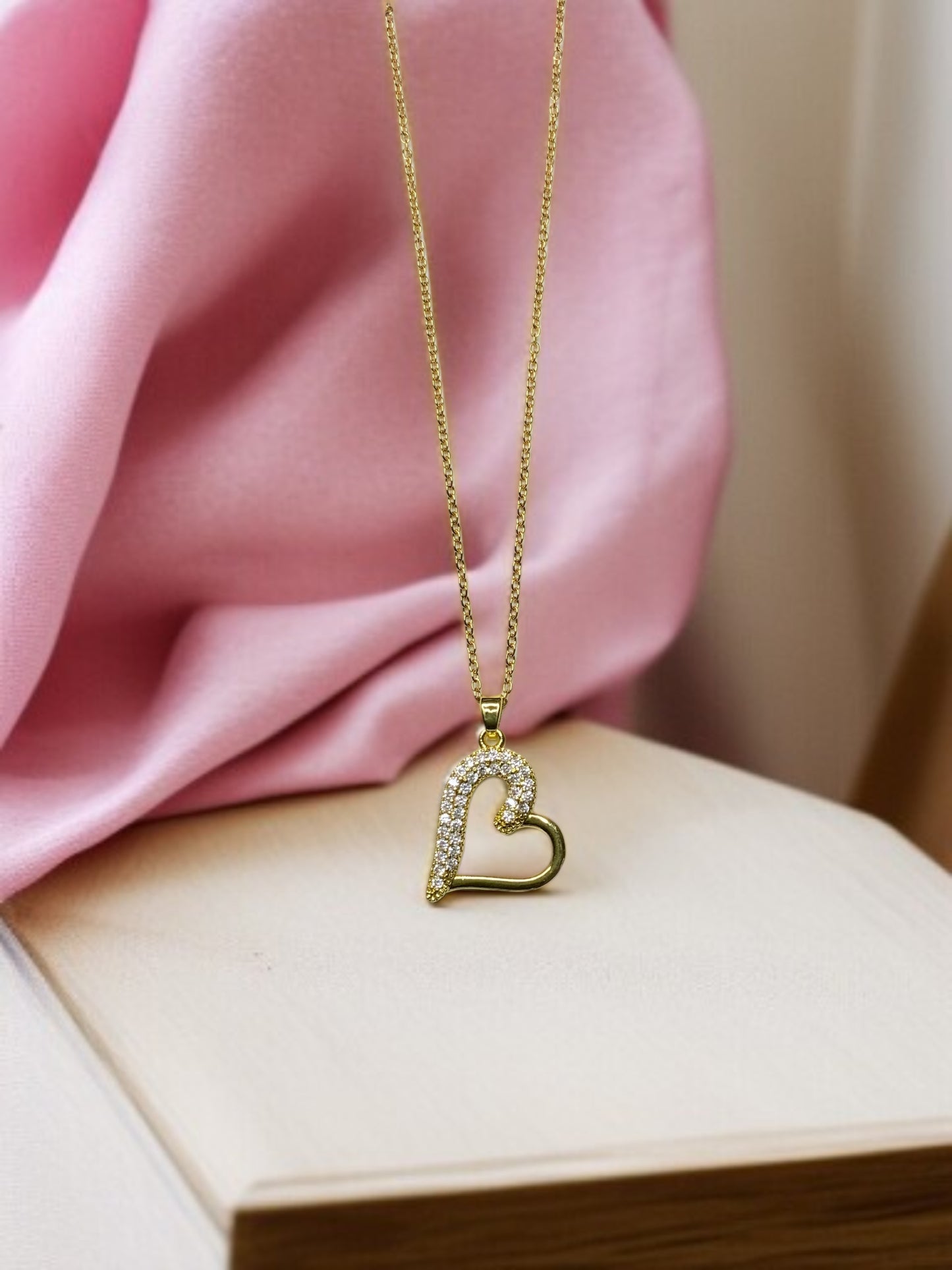 ASYMMETRICAL HEART PENDANT NECKLACE
