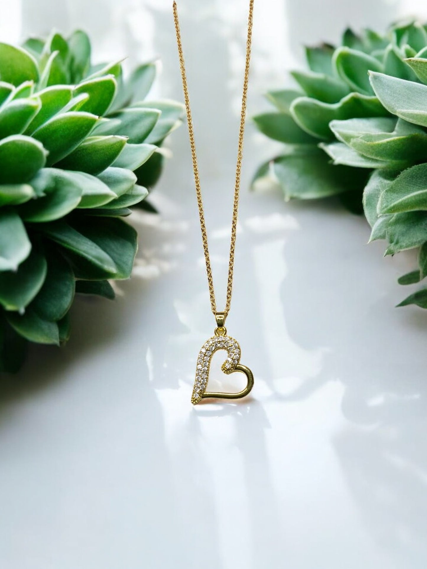 ASYMMETRICAL HEART PENDANT NECKLACE