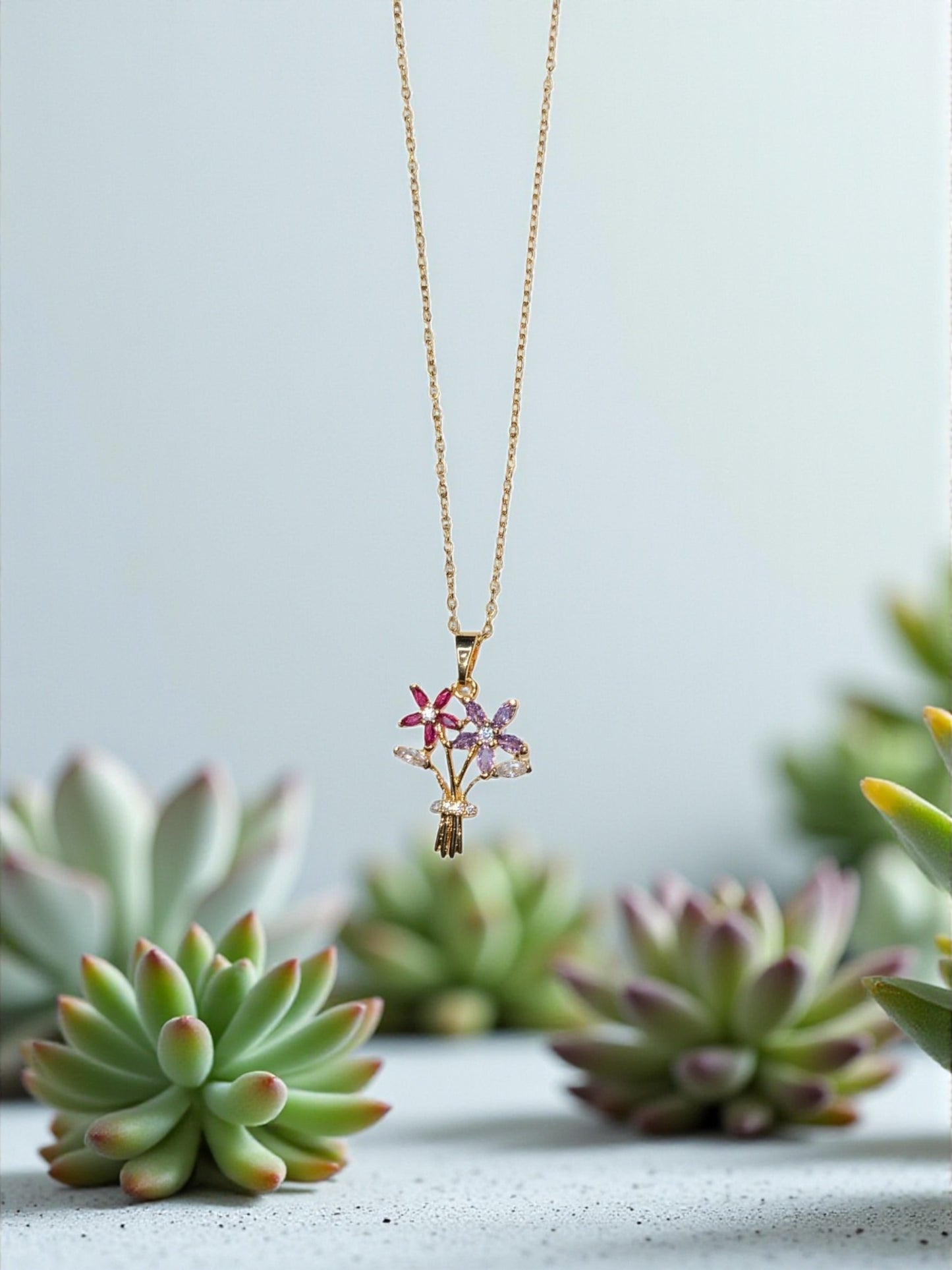 BLOOMING BOUQUET PENDANT NECKLACE