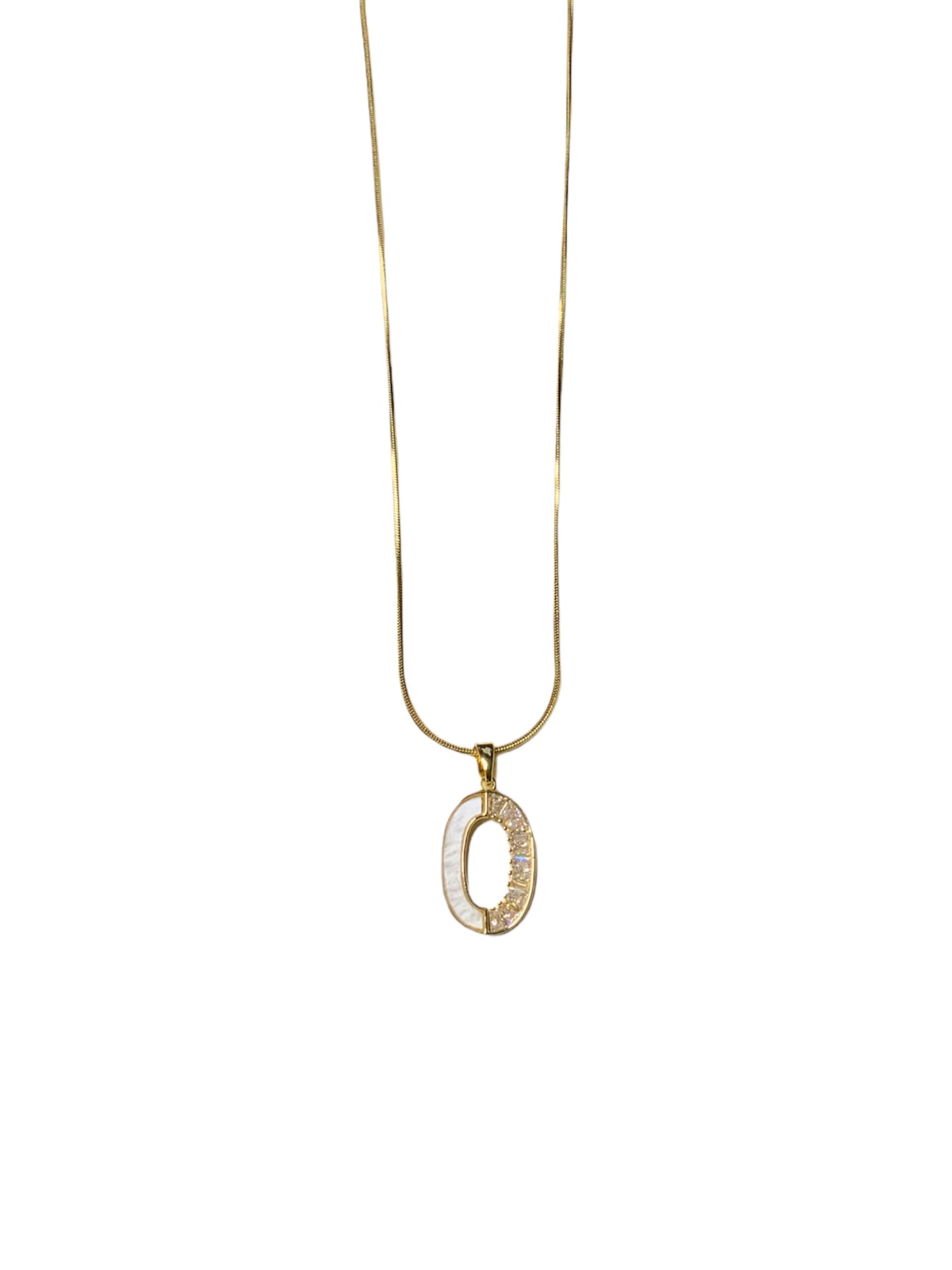 GOLD OVAL PENDANT NECKLACE