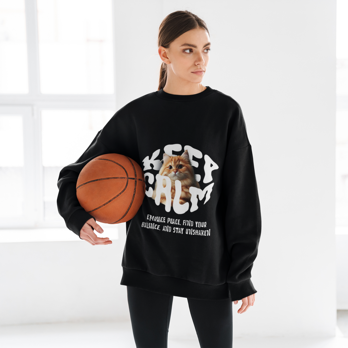 SUDADERA DE CUELLO REDONDO CON GATO