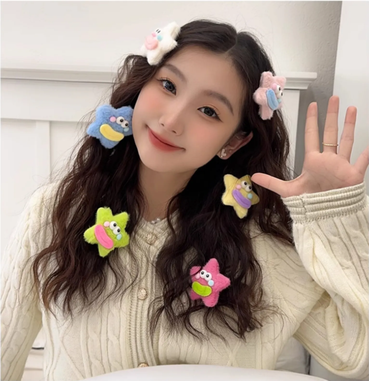 GIRLY HEART PLUSH DUCKBILL CLIP