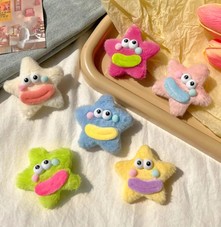 GIRLY HEART PLUSH DUCKBILL CLIP