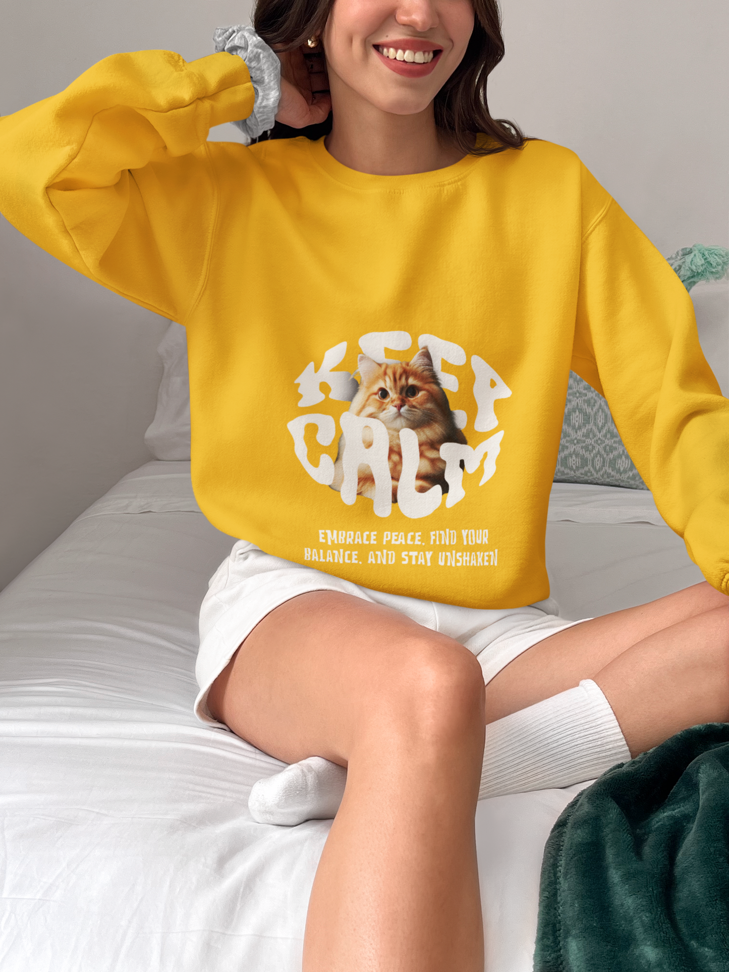 SUDADERA DE CUELLO REDONDO CON GATO