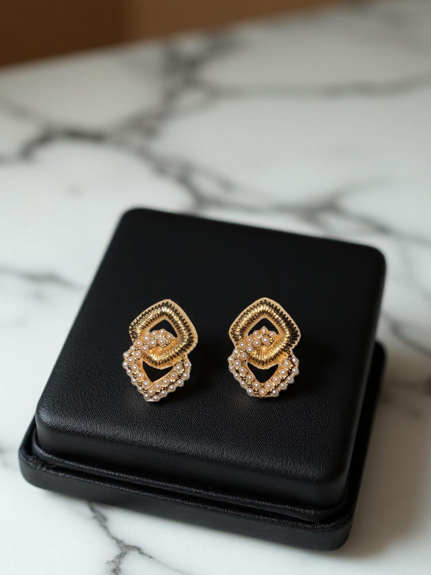 GOLD & PEARL EARRINGS