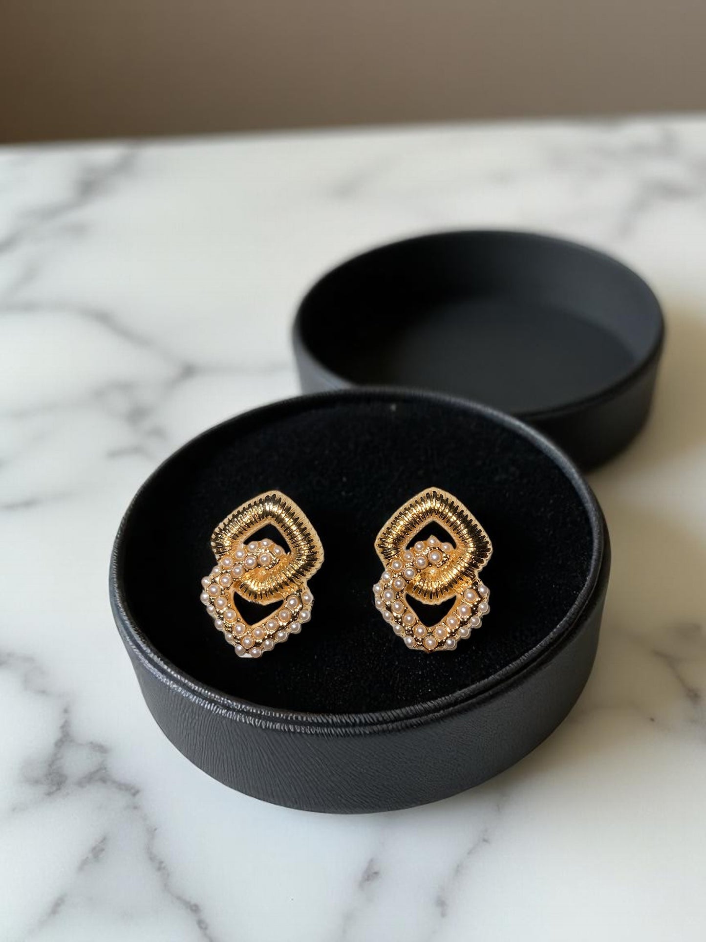 GOLD & PEARL EARRINGS