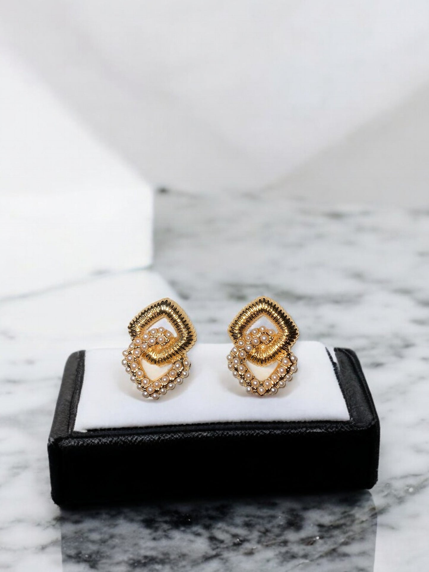 GOLD & PEARL EARRINGS