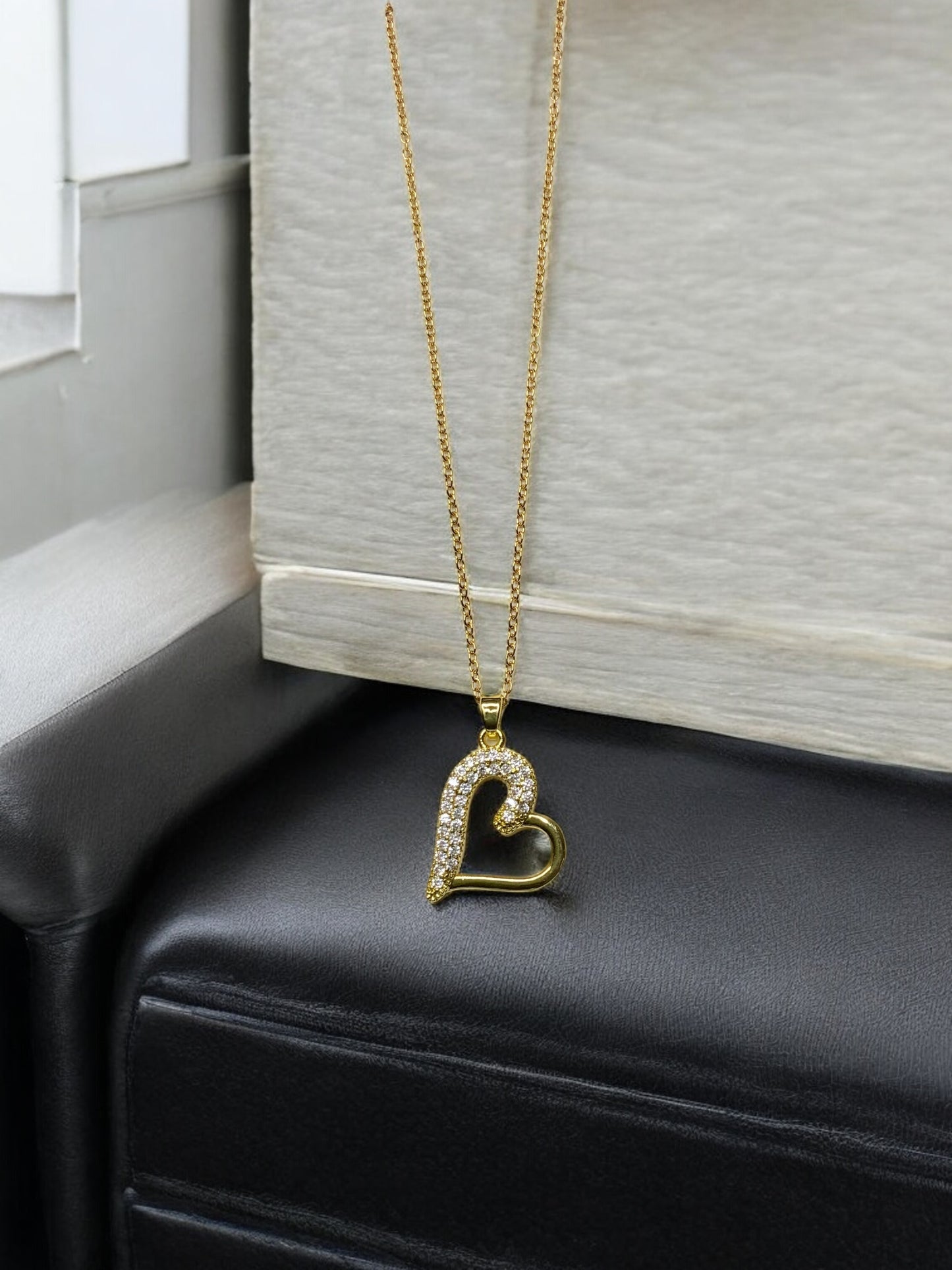 ASYMMETRICAL HEART PENDANT NECKLACE
