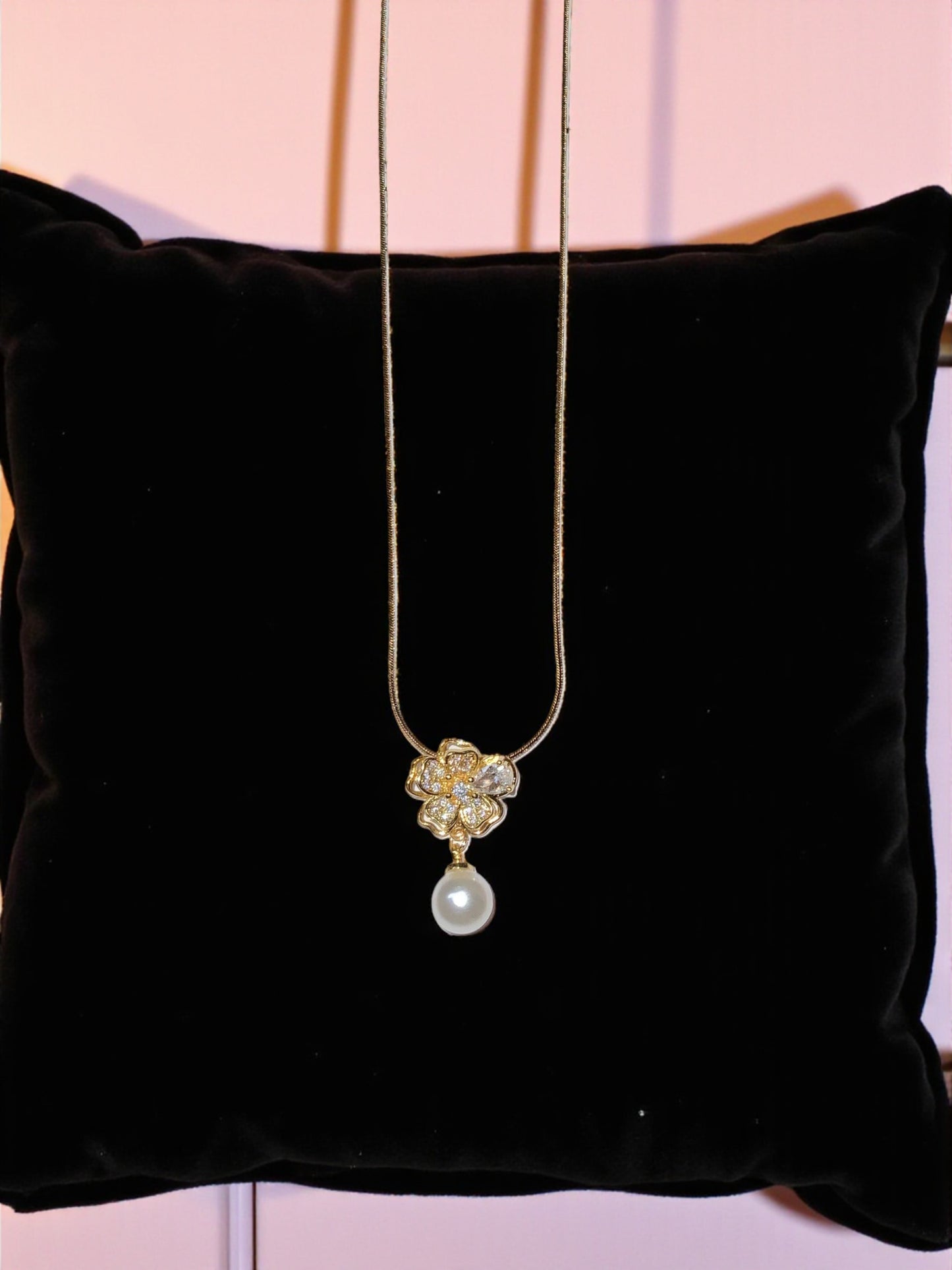 BLOSSOM PEARL DROP NECKLACE