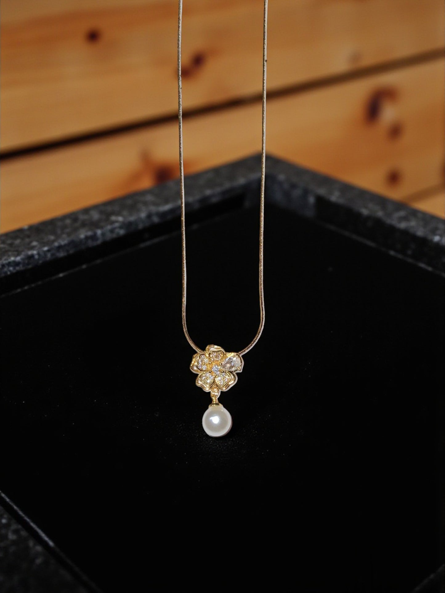 BLOSSOM PEARL DROP NECKLACE