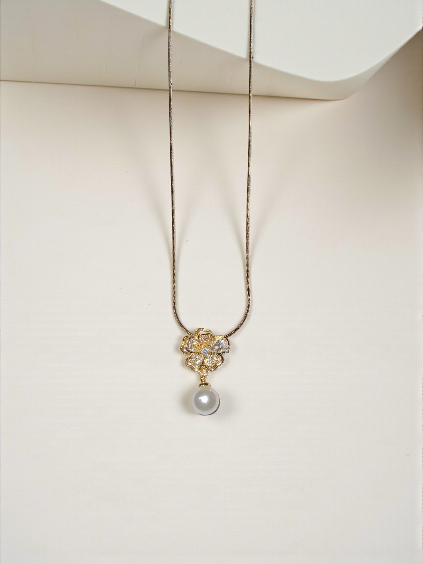 BLOSSOM PEARL DROP NECKLACE