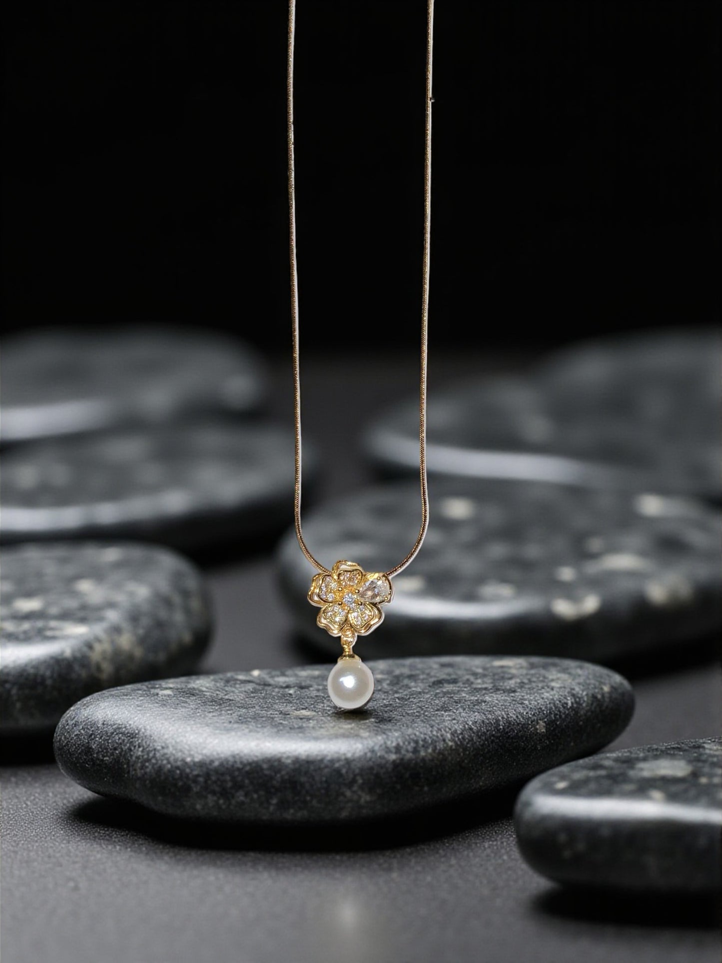 BLOSSOM PEARL DROP NECKLACE