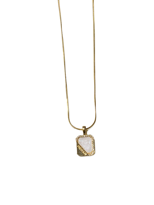 GOLDEN SQUARE PENDANT NECKLACE