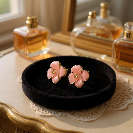 IVORY BLOOM ENAMEL FLOWER STUD EARRINGS