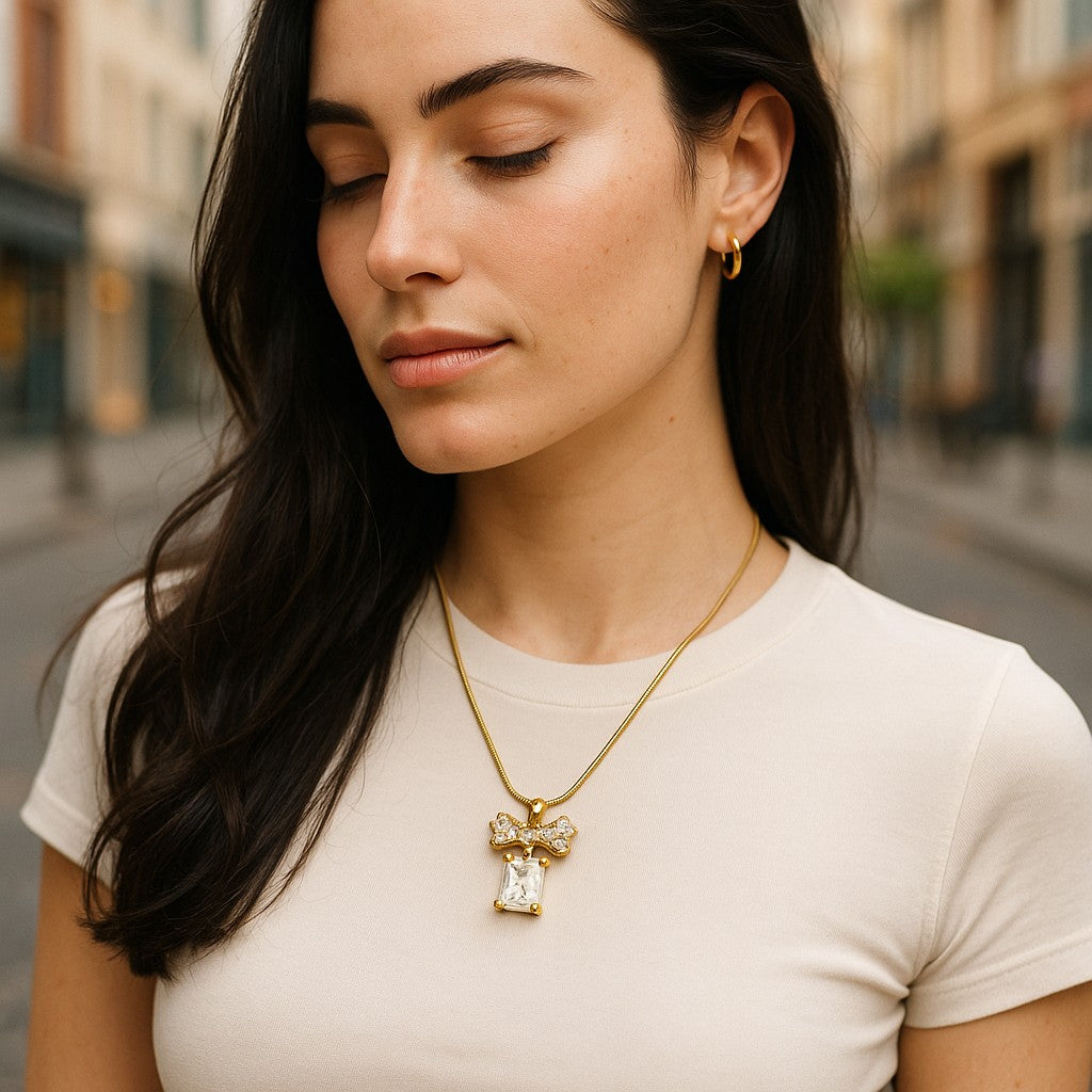 GOLDEN BOW PENDANT NECKLACE